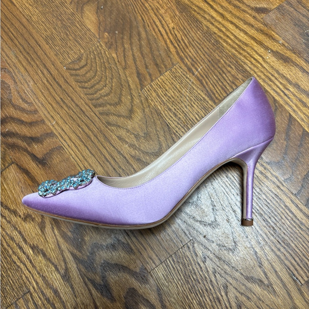 Manolo Blahnik Lavender Embellished Heels - Picture 3 of 3